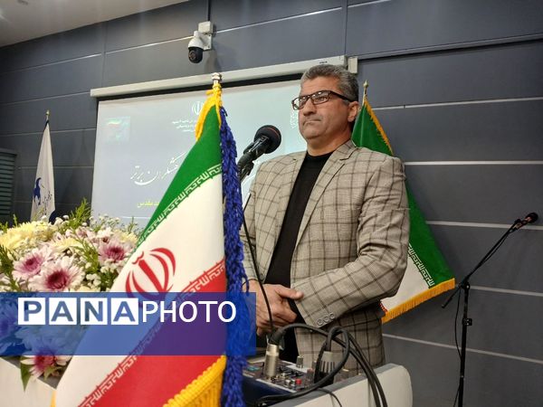 آیین تکریم و تجلیل از پژوهشگران برتر ناحیه۶