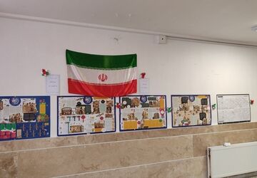 اجرای روزنامه دیواری ایرانمون در دبستان هاتف