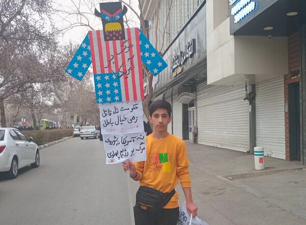 حضور پر شور مردم مشهد در راهپیمایی ۲۲ بهمن