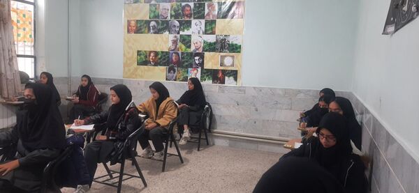حوزه امتحانی در دبیرستان نمونه شهید محمدی پور خلیل آباد 