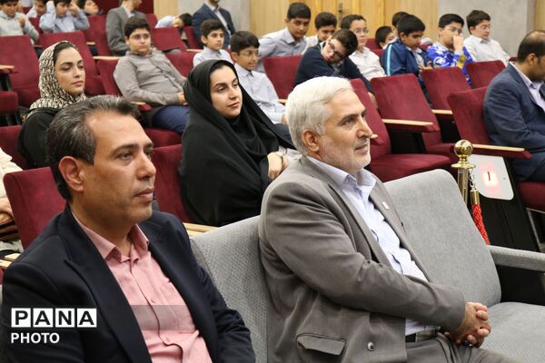آغاز طرح «هر دانش‌آموز، یک مهارت» و تجلیل از برگزیدگان جشنواره نوجوان خوارزمی در مشهد