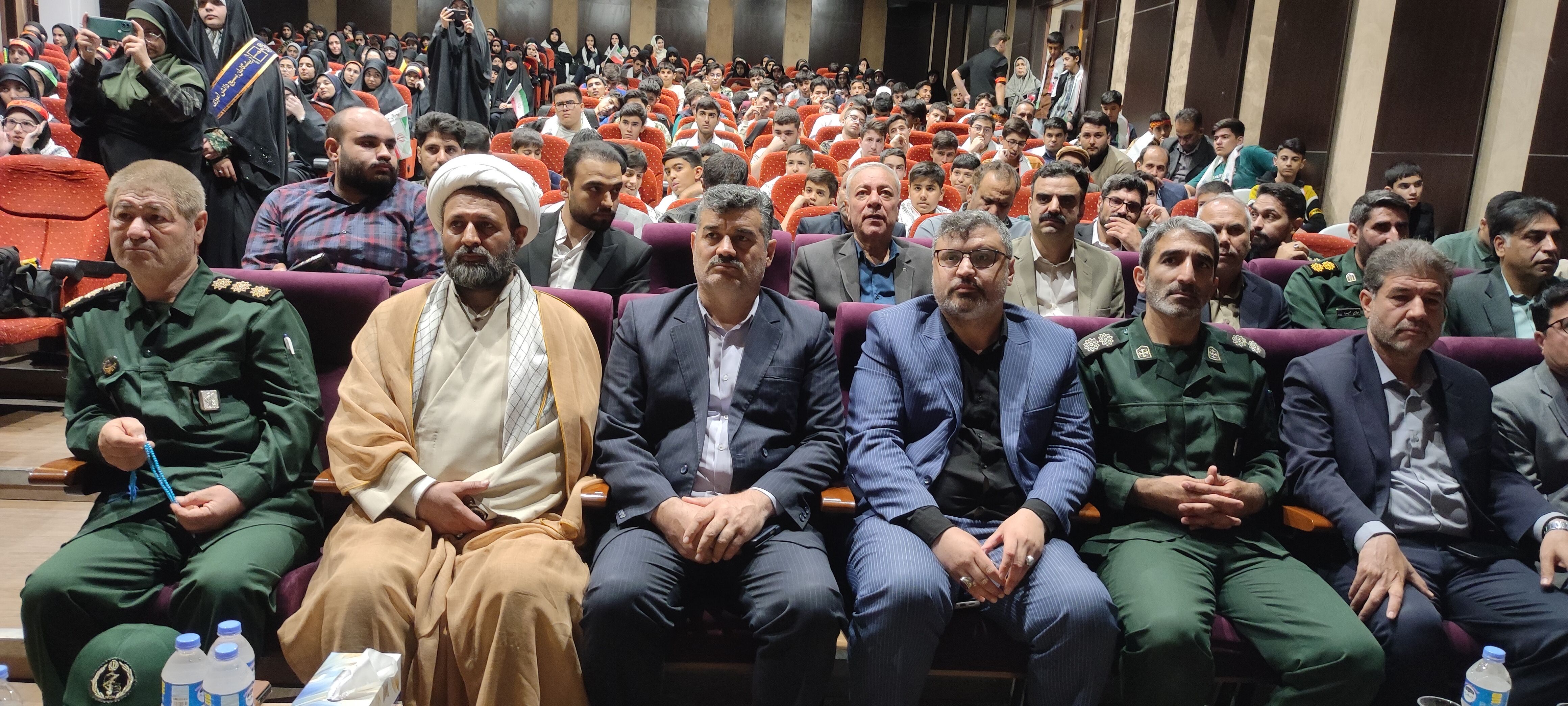 برگزاری یادواره شهدای فرهنگی و دانش‌آموزی در سالن غدیر شهرستان شیروان