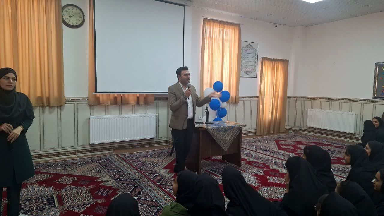 هنرستان حاج عزیزالله مشکی میزبان کارشناس آموزش نیروی انتظامی بود