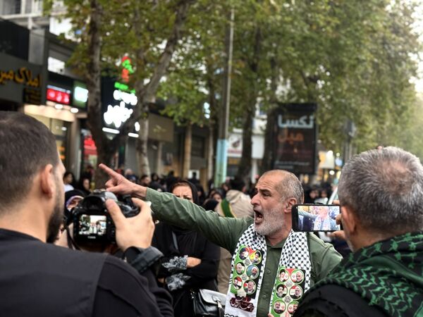  مراسم تشییع ۱۰ شهید گمنام در آمل