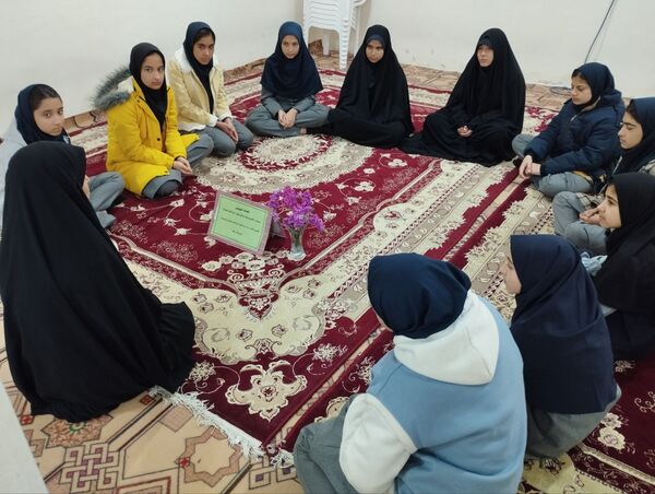 ویژه برنامه گرامیداشت شهادت حاج قاسم در دبیرستان دخترانه رفعت 