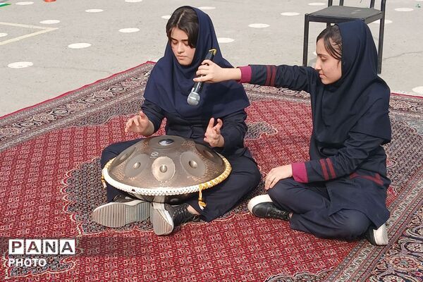 المپیاد ورزشی درون مدرسه‌ای به مناسبت هفته تربیت‌بدنی در دبیرستان دخترانه فدک