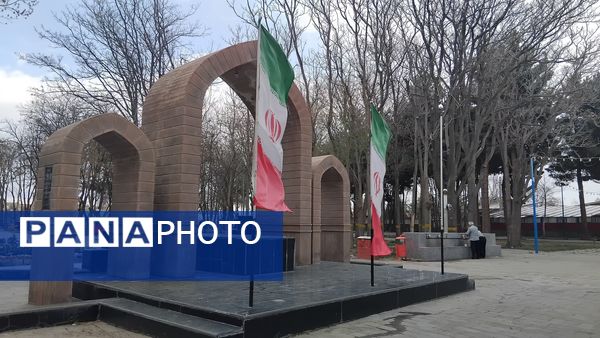 گل‌ها و درختان در شکوفایی