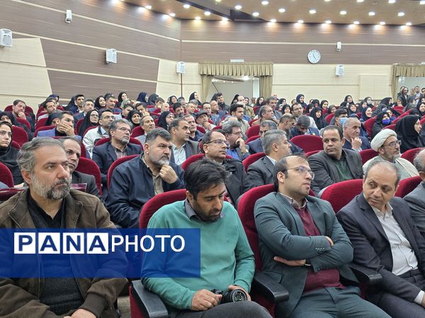 آیین تکریم و معارفه مدیر آموزش و پرورش ناحیه۴ استان اصفهان