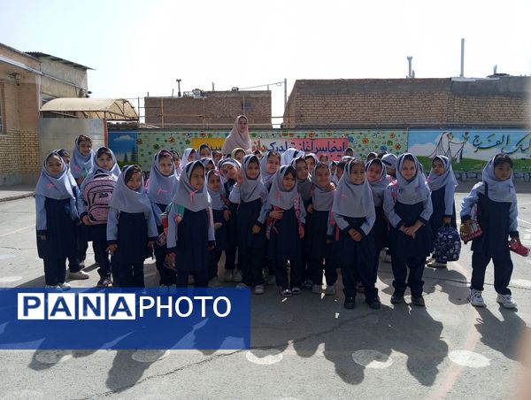 جشن شکوفه‌های دبستان ناهیدنخودی نیشابور