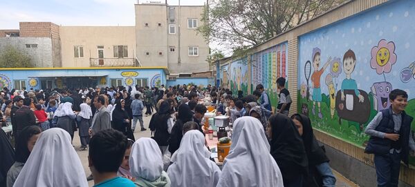 برپایی بازارچه در  دبستان امام جعفر صادق (ع) آشخانه