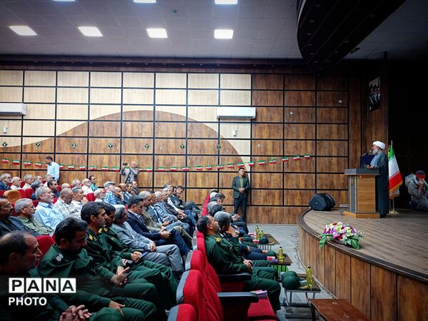 همایش تجلیل از فرماندهان و پیشکسوتان دفاع مقدس شهرستان کاشمر