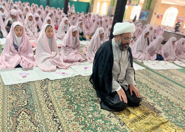 جشن بندگی دانش‌آموزان دبستان میرشمسی