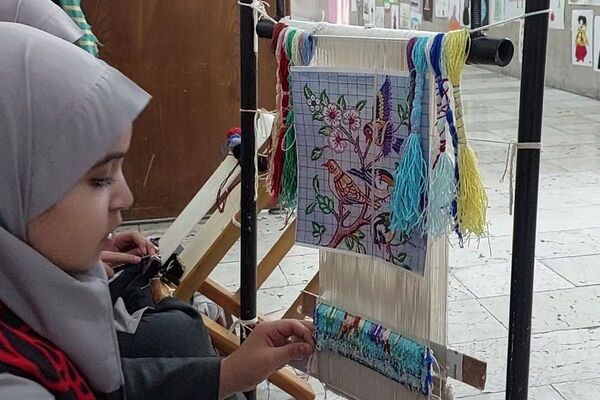 هنرهایی که نفس میکشند؛ با هنرمندی دانش‌آموزان دبستان امید بهارستان‌دو