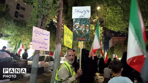 تجمعات پرشور وباصلابت مردم بروجرد برای حمایت ازنیروهای مسلح