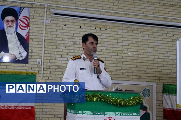 کارگاه آموزشی راهنمای رانندگی در مدرسه شاهد بندرعباس 