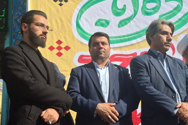 حماسه حضور دانش‌آموزان قرچکی در یوم الله ۱۳ آبان