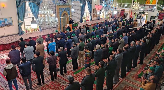 اقامه نماز عبادی سیاسی جمعه در شهر دارالسادات بار نیشابور 