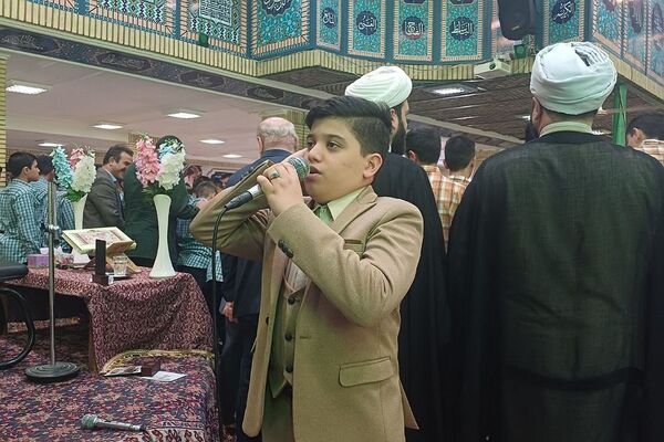 محفل انس با قرآن کریم با حضور پرشور دانش‌آموزان شهر آبسرد شهرستان دماوند