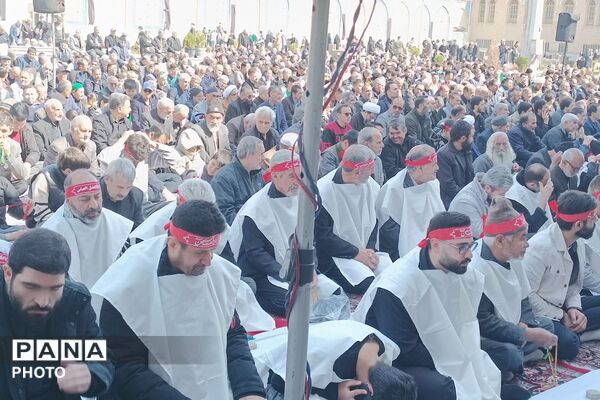 خروشِ بصیرت در صحن امامزاده جعفر (ع)؛ تالار قرآن پیشوا گنجایش دریای سوگواران مقتدا را نداشت