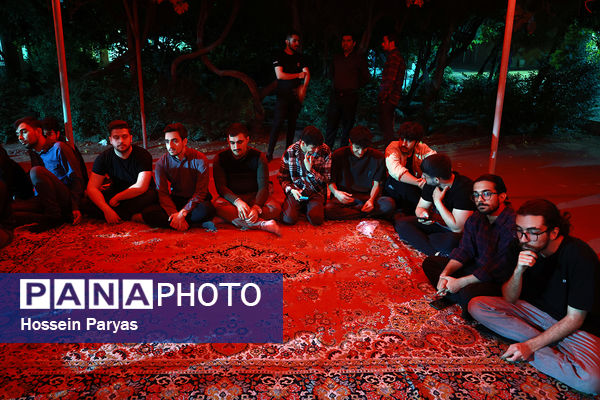 مراسم عزاداری شهادت خادم الرضا(ع) آیت‌الله سید ابراهیم رئیسی و همراهشان در مرکز آموزش عالی شهدای مکه