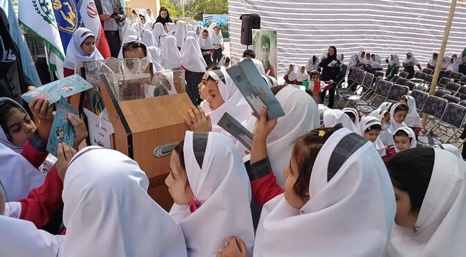 آیین نمادین استانی جشن عاطفه ها در دبستان دخترانه فاطمیه ناحیه ۲ شهرکرد