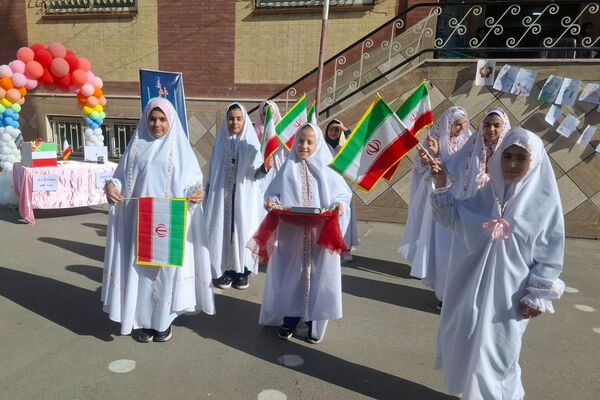 طلوع مهربانی  در آموزشگاه های دخترانه  باهنر۲ و امید 