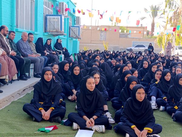 زنگ مهر در فراشبند به صدا در آمد