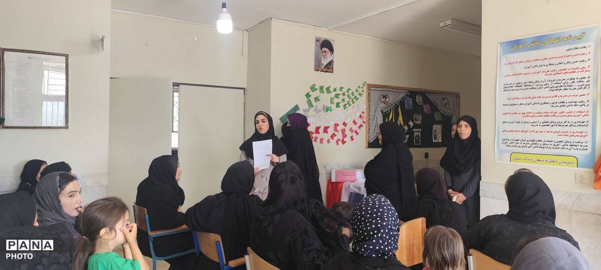 جلسه انجمن اولیا و مربیان در مدرسه سبحان و مائده شلیل