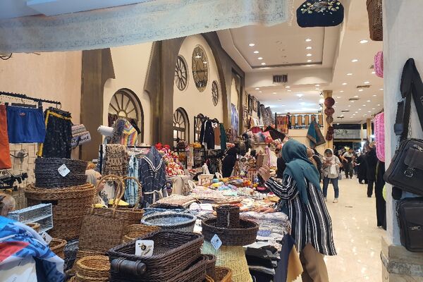 نمایشگاه برکت باحضور کارآفرینان طرح های اشتغال‌زایی در مشهد