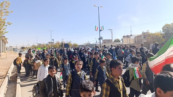 راهپیمایی روز دانش آموز و مبارزه با استکبار جهانی در شهر سفیددشت 