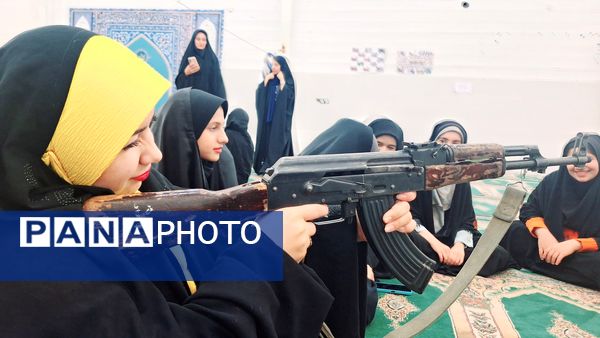 برگزاری کلاس سلاح شناسی ویژه دختران در شهرستان لنده