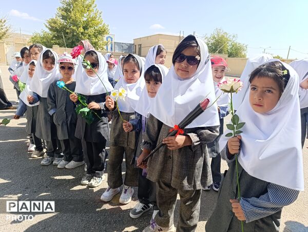 جشن شکوفه‌ها در قادرآباد