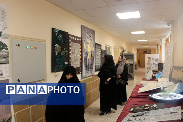 برپایی نمایشگاه هفته مشاغل در هنرستان شهید مهدی هندویان قم