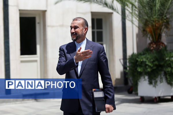 دیپلمات شهید