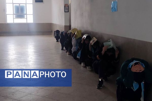 برگزاری مانور زلزله در مدارس ناحیه 4 شیراز 