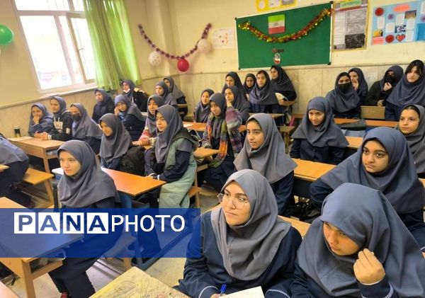 بازدید از نمایشگاه ماها در روز بعثت پیامبر اکرم (ص)