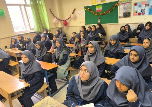 بازدید از نمایشگاه ماها در روز بعثت پیامبر اکرم (ص)