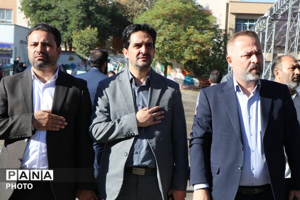 «مهر کریمانه» با حضور وزیر آموزش و پرورش در دبستان پروین اعتصامی بهارستان‌دو