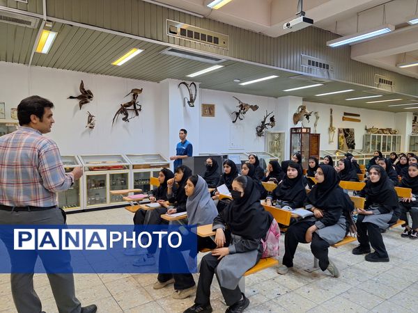 بازدید دانش‌آموزان از موزه زمین شناسی و جانور شناسی دانشگاه فردوسی مشهد