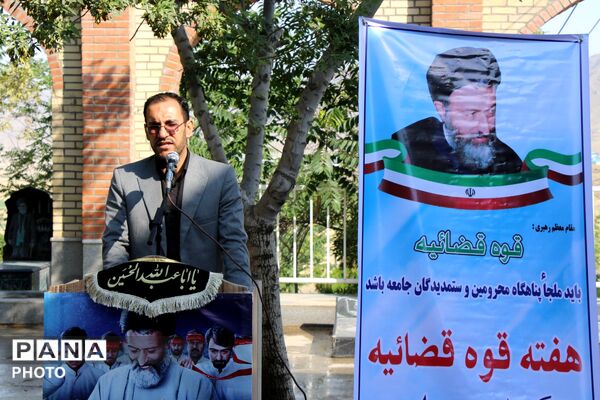 غبارروبی مزار شهدا با حضور مسئولین شهرستان سملقان