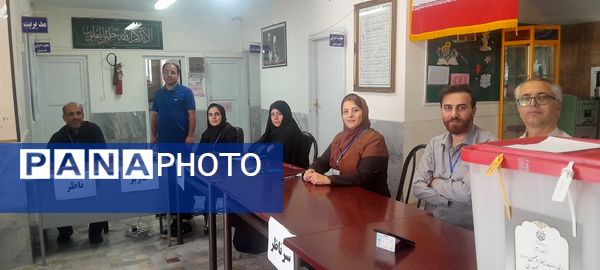 حضور پرشور مردم کرج در پای صندوق‌های رای