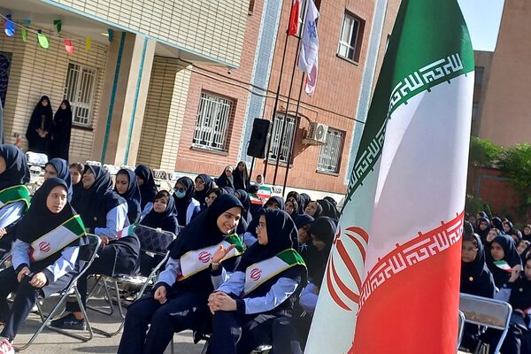 مراسم آغاز سال تحصیلی و نواختن زنگ مقاومت