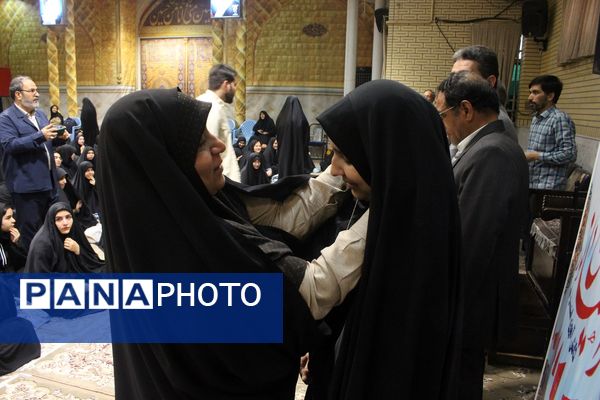 اعزام نخستین گروه از دختران دانش‌آموز ناحیه یک قم به اردوی راهیان نور