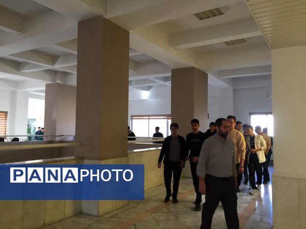 بازدید دانش آموزان دبیرستان نمونه آیت‌الله خامنه‌ای از دانشکده پزشکی دانشگاه فردوسی مشهد