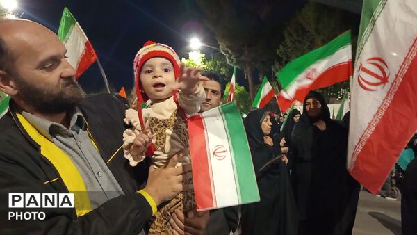 حضور پرشور کودکان و نوجوانان در قلب نیشابور 