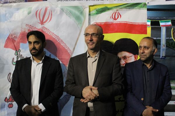 بازدید قائم‌مقام سازمان دانش‌آموزی از غرفه نوجوان مبارز و شهدای دانش‌آموز ورامین