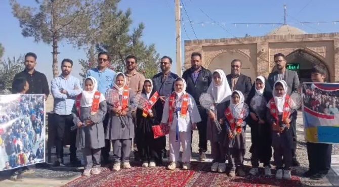 حس و حال دانش آموزان مدارس ابتدایی روستای صرم در یک روز بانشاط