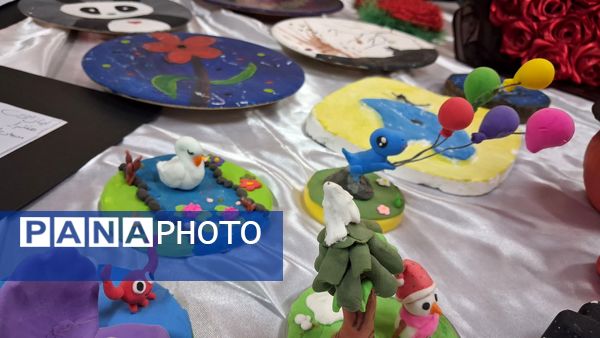 نمایشگاه هنری مدرسه شهید مدرس تبریز