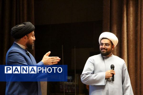 کارگاه نبرد رسانه‌ها؛ مشارکت فعالان رسانه‌ای و دانش‌آموزان یزدی در جنگ آگاهی