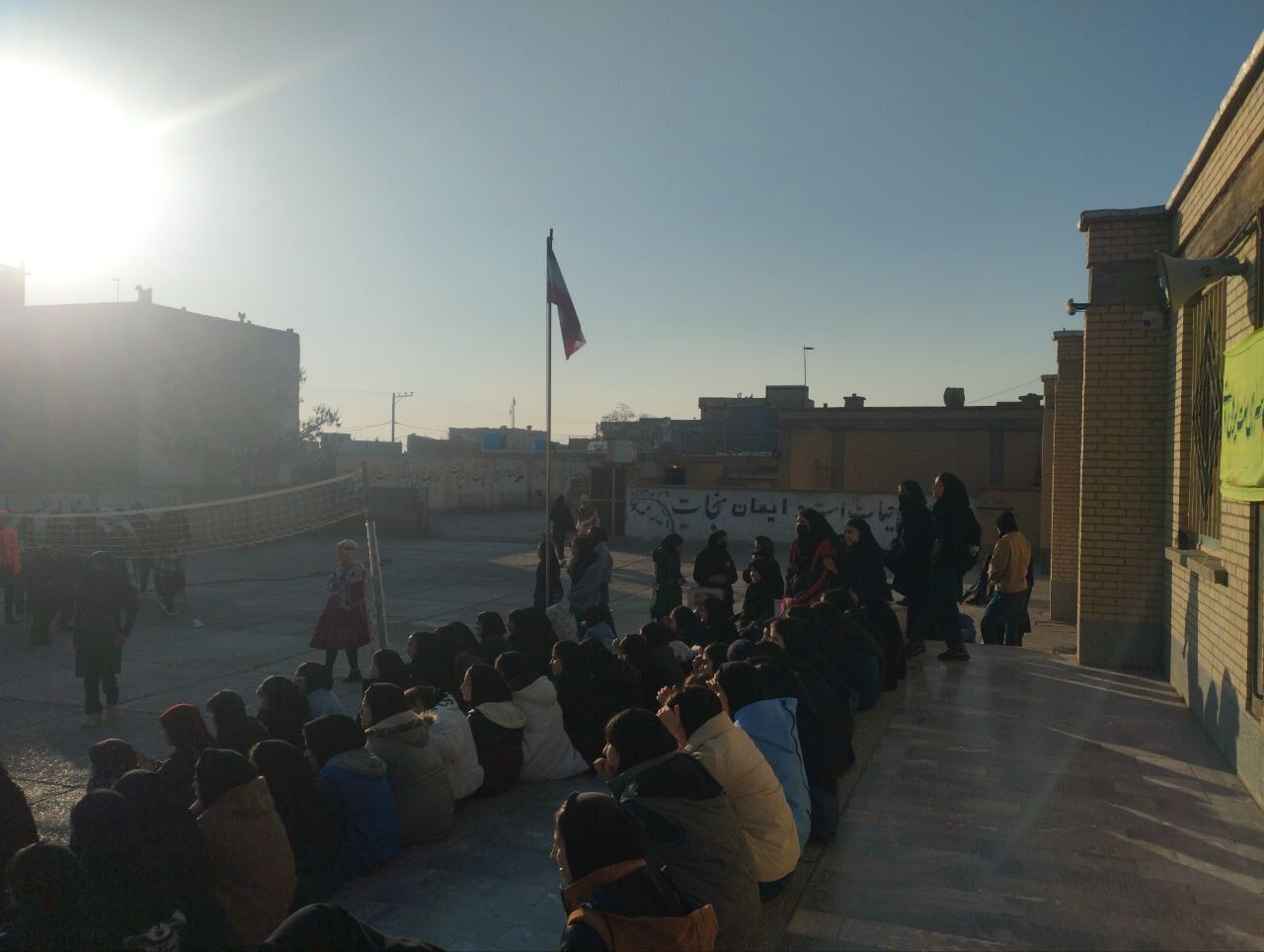 برگزاری مسابقات دارت در مدرسه زنده یاد داورپناه خانلق